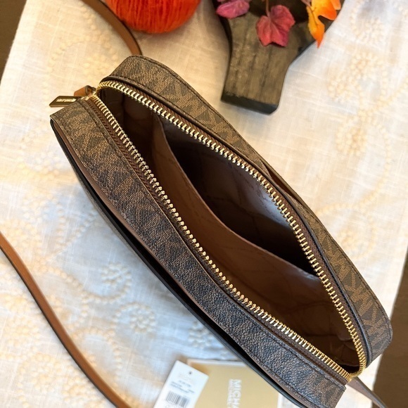 Michael Kors Jet Set Large Logo Crossbody Bag - Picture 6 of 7